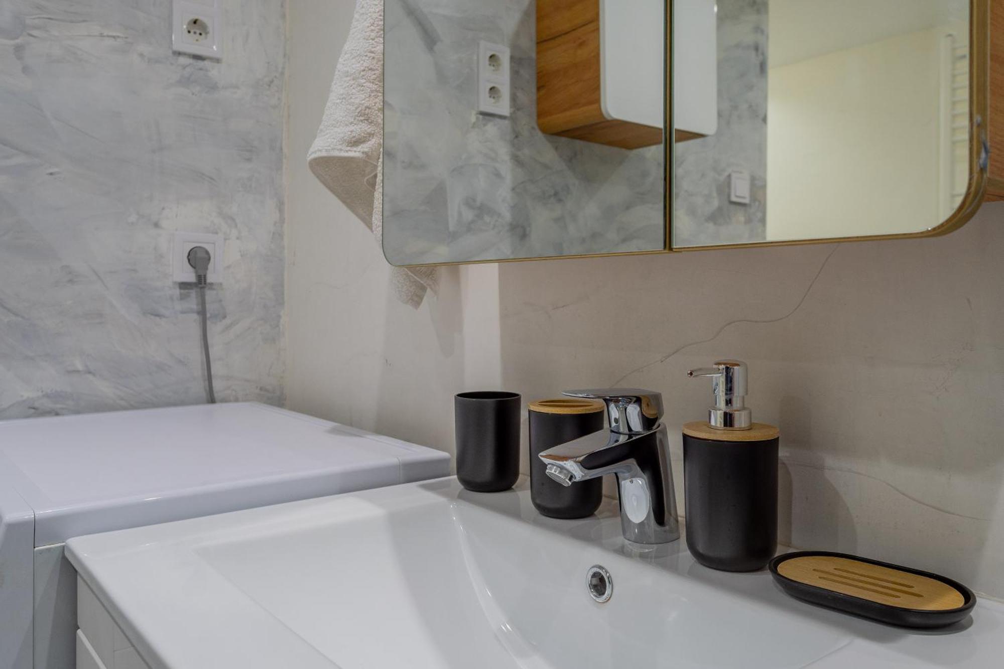 Full Equipment Designed Apartment In The Heart Of Budapest For 4 People Экстерьер фото